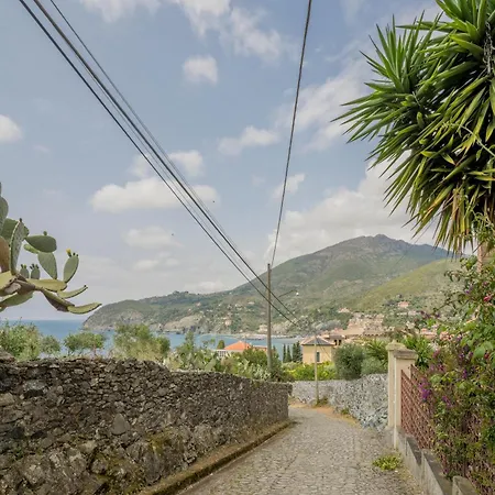 Sweet Helen With Sea View Levanto
