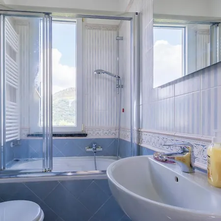 Sweet Helen With Sea View Apartment Levanto